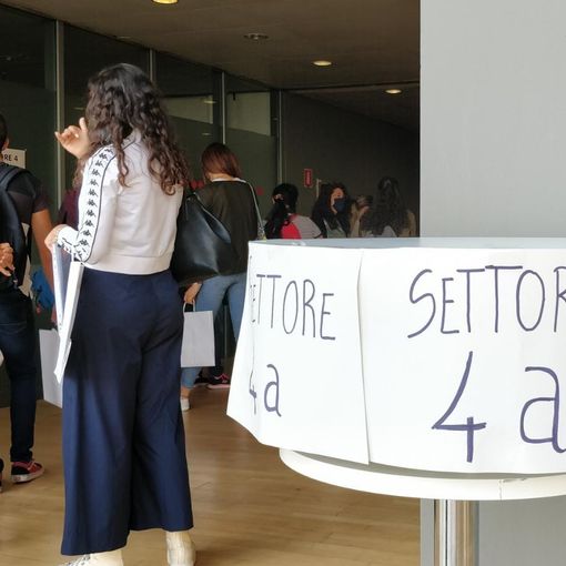 Lunghe file al Lingotto per i test di ammissione, la carica degli aspiranti medici: &quot;Siamo qui anche sulla spinta del Covid&quot; [FOTO]