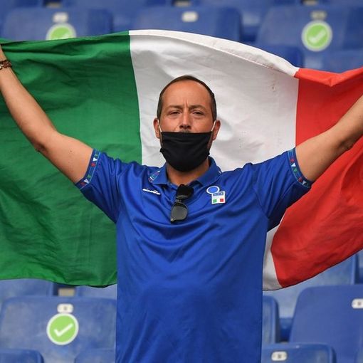 Stasera gioca la Nazionale: ma perché la maglia è azzurra?