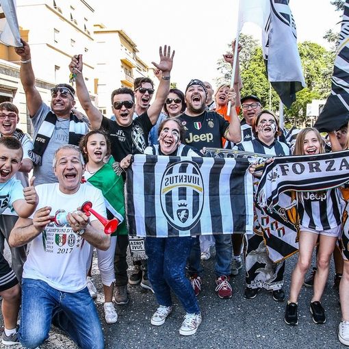 Champions League, nonostante l'allerta coronavirus tifosi della Juve stasera sugli spalti dello stadio di Lione