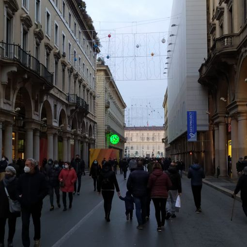 assembramenti in centro a Torino