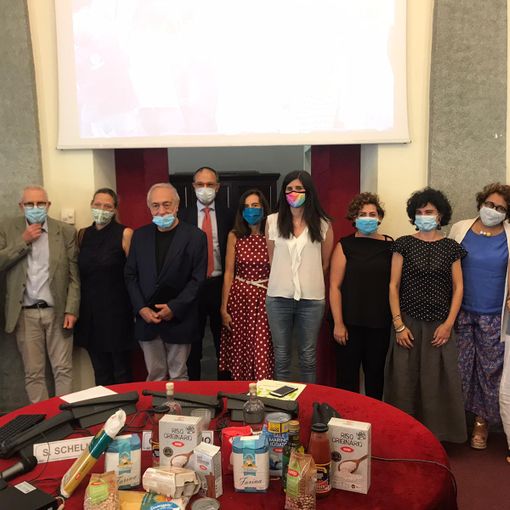 Torino Solidale, la Città stanzia altri 540.000 euro: 10.000 pacchi distribuiti a luglio e agosto [VIDEO]
