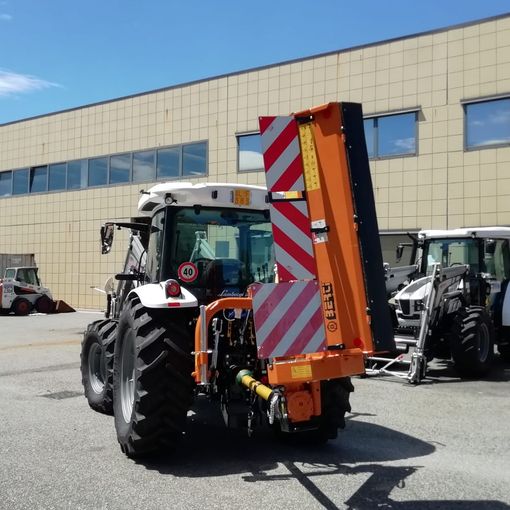 Cinque nuovi trattori per la manutenzione stradale
