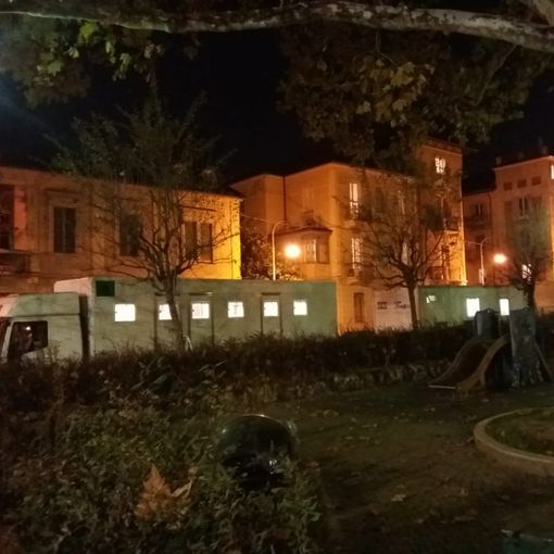 Ferrario torna dietro la cinepresa: la troupe di &quot;Tutto qua&quot; con Neri Marcoré in piazza Gozzano
