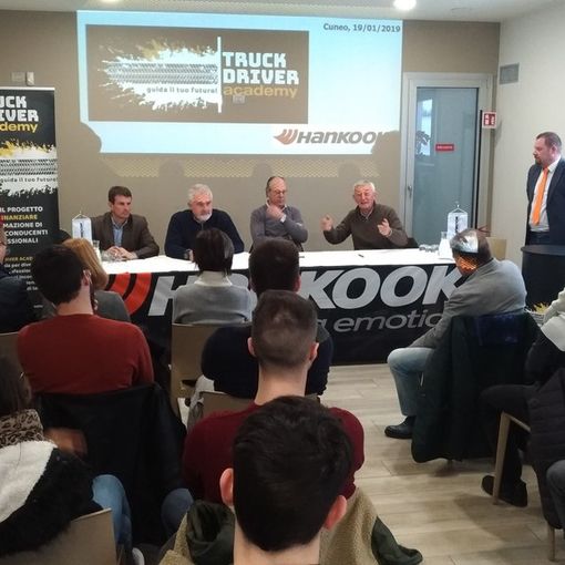 Parte la Truck Driver Academy: 20 alunni iscritti al corso di Astra Cuneo per aspiranti autotrasportatori