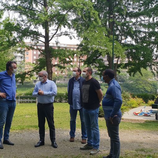 L'ambasciatore cubano in visita ai parchi cittadini insieme all'assessore Unia