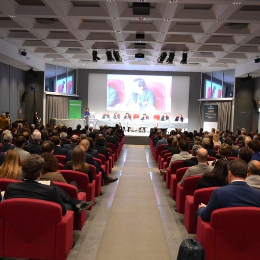 Unione Industriali con sala piena