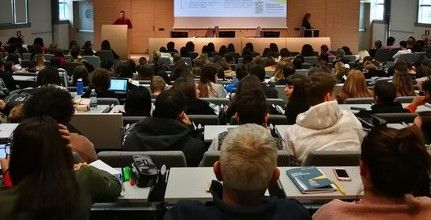 Costretta all'immobilità dalla nascita, la lezione di vita della 14enne agli studenti del Master dell'Università di Torino