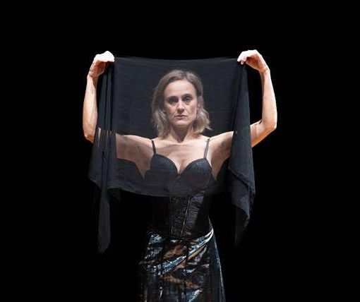 Al Cafè Muller, lo spettacolo di Antigone_WEB interpretato da Francesca Brizzolara