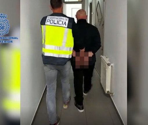 uomo tratto in arresto