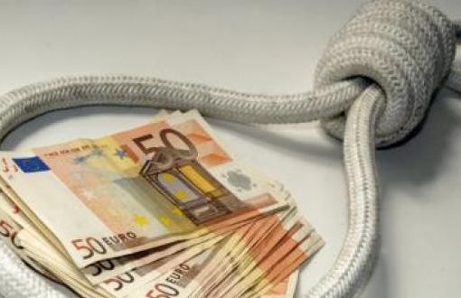 Cappio intorno a denaro in contante