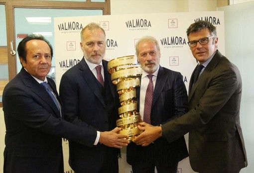 Il Giro vetrina per il gruppo piemontese delle acque minerali e del Barolo