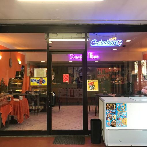 Centro commerciale Verbene, l’ultimo bar alza bandiera bianca: “Chiudiamo, impossibile andare avanti”