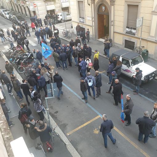 Embraco, un nuovo giorno di passione. Con lo spettro del fallimento da scacciare e l'idea di fare un esposto [FOTO e VIDEO]