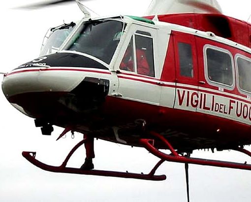 Vasto incendio boschivo sulle alture di Val della Torre