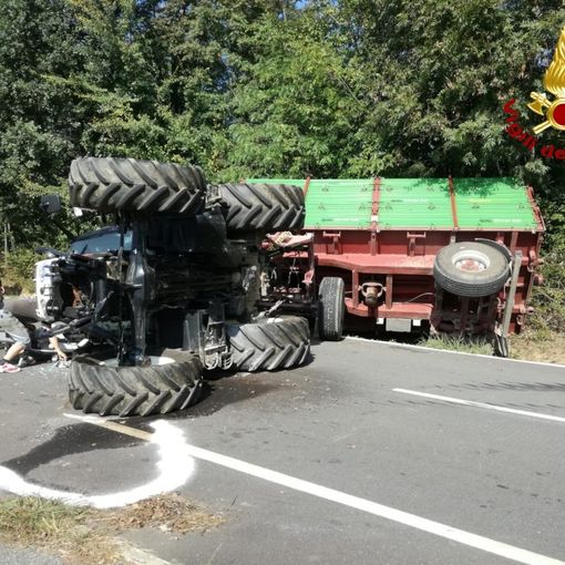 San Francesco al Campo, trattore si ribalta: intervento dei Vigili del Fuoco