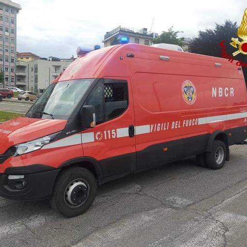 Intervento dei vigili del fuoco in corso Unità d'Italia