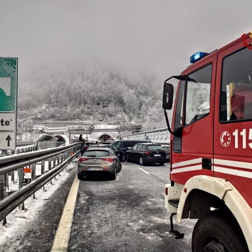 Vigili del fuoco sulla A32