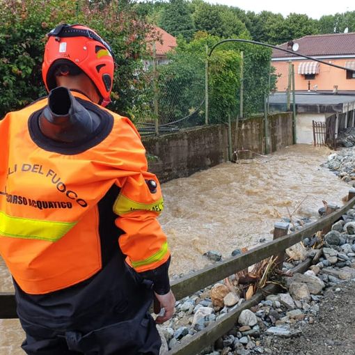 Maltempo e disagi: frana sulla strada verso Pino Torinese, si passa dal Pino Vecchio. Allagamenti a San Mauro