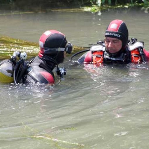 Ivrea, le acque del lago San Michele restituiscono il corpo di un uomo scomparso