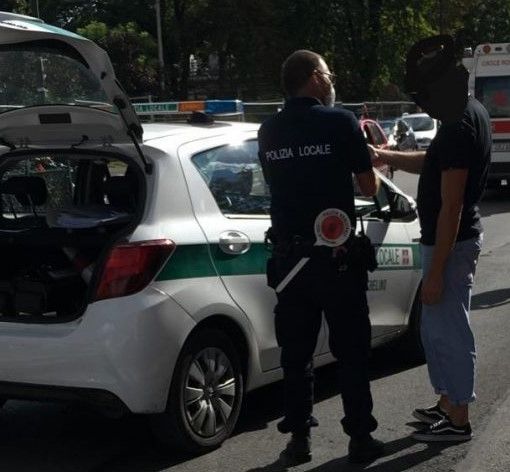 Pedone travolto mentre attraversava la strada a Nichelino: 28enne in gravi condizioni