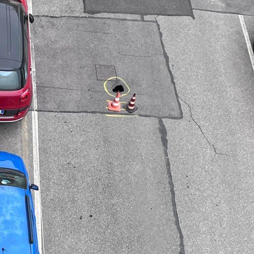 Nichelino fa i conti con l'ennesima voragine: residenti furibondi in via Lagrange