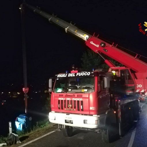 Almese, auto sbanda e finisce nella scarpata: illesa la donna alla guida