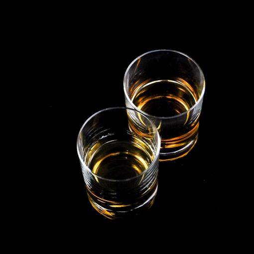 Il whisky: il distillato più antico del mondo e il più amato dagli scrittori