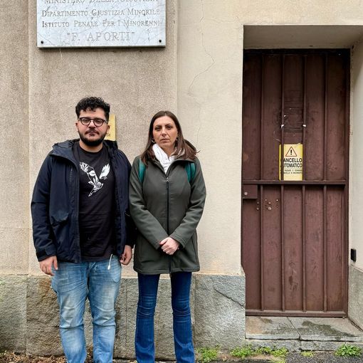 Patrick Zaki e Valentina Cera (AVS) in visita al carcere minorile di Torino