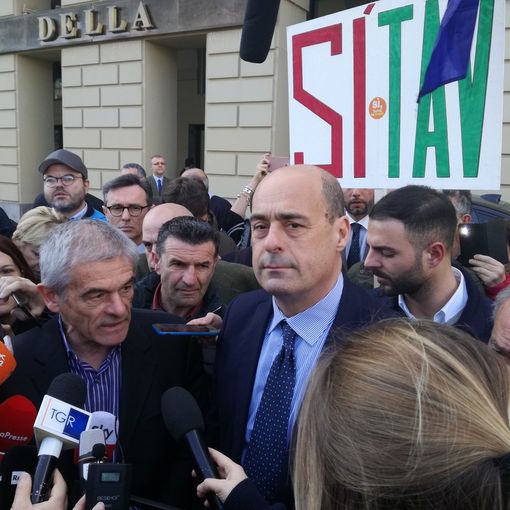 Zingaretti a Torino: &quot;Siamo qui per dire forza TAV e sì Tav&quot; [VIDEO]
