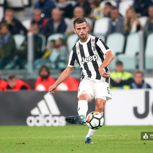 Miralem Pjanic, oggi autore del primo gol e dell'assist per quello di Mandzukic