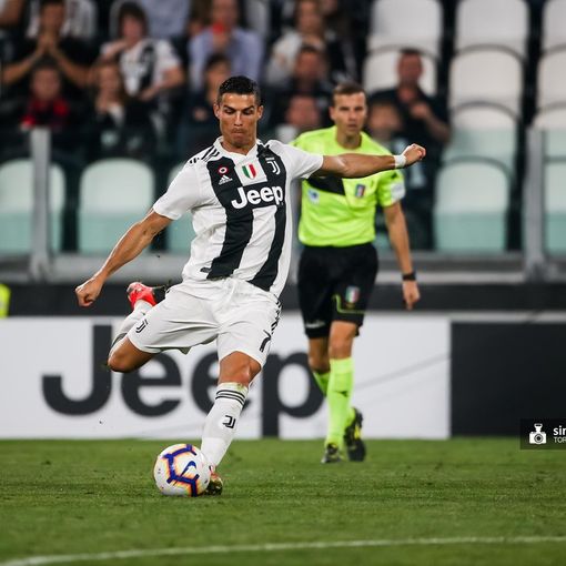 Inesorabilmente Juve: tris alla Fiorentina nel sabato macchiato dalle vergognose scritte contro le vittime dell'Heysel e Scirea