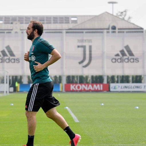 La Juve perde Higuain prima ancora che ricominci il campionato