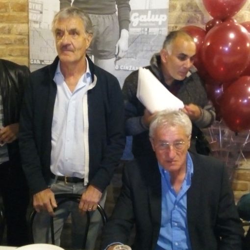 A Chieri grande festa per i campioni d’Italia del 1976. Pulici e Castellini: “Qualcuno insegni ai giocatori del Toro di oggi cosa significa indossare la maglia granata” (FOTO e VIDEO)
