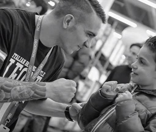 Cristian Lucia, campione italiano Muay thai si esibisce a Torino