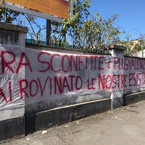 Flash mob di protesta dei tifosi del Toro nei confronti del presidente Cairo: &quot;Hai rovinato le nostre esistenze&quot; (VIDEO)