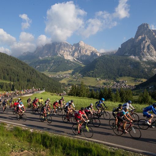 Molti i ciclisti di Torino e provincia alla partenza della 33^ edizione della alla Maratona dles Dolomites – Enel