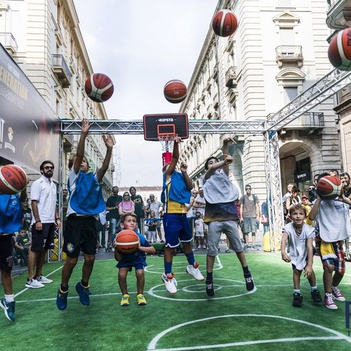 Bagno di folla in via Roma con il progetto Fiat Torino Generation