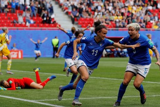 Nel futuro del Calcio Femminile c’è il via al professionismo nel 2022