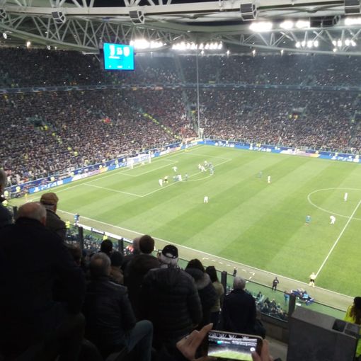 Un Ronaldo straordinario firma la tripletta che trascina la Juve alla remuntada