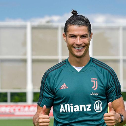 Juve, tutti negativi i giocatori sottoposti al tampone. Nuovo look per Ronaldo