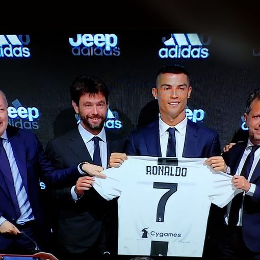 “La Juve non è un passo indietro, è stata una scelta facile. Spero di portare fortuna per vincere la Champions”