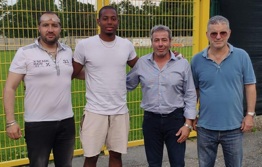 Lorenzo Zaccone con mister Ligato, il ds Gallo e il presidente Granieri