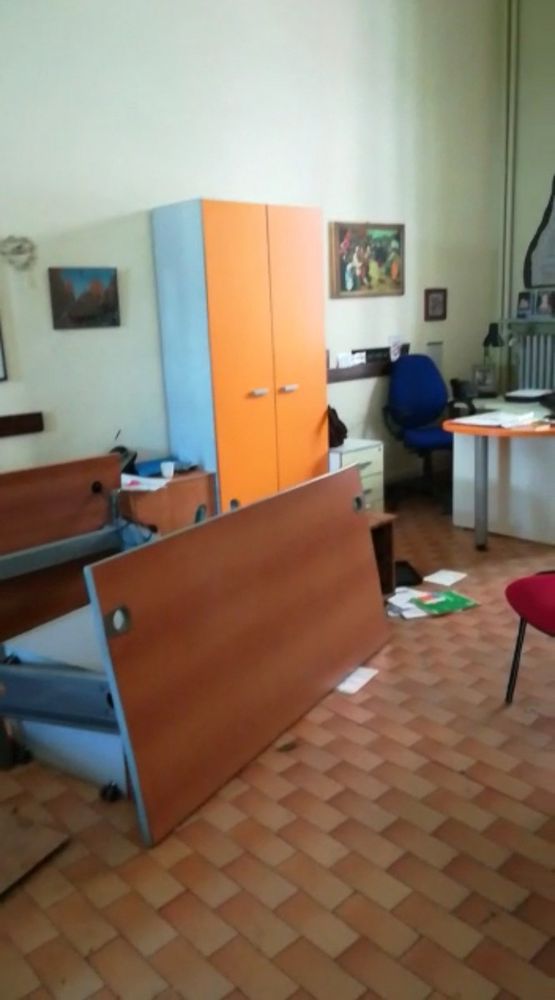 Torino: vuole vedere la figlia, devasta il centro civico di via Ormea (VIDEO)