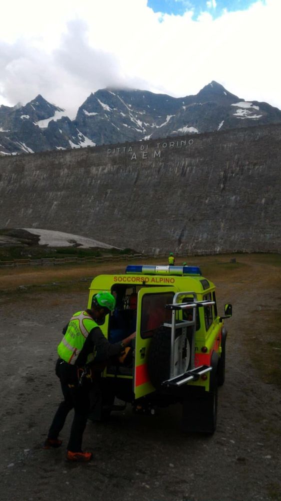 Due escursioniste cadono in discesa dal Colle della Losa: salvate (VIDEO)