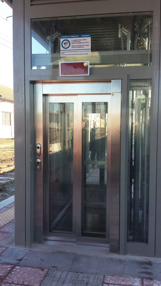A Chivasso due nuovi ascensori per una stazione senza barriere A Chivasso due nuovi ascensori per una stazione senza barriere