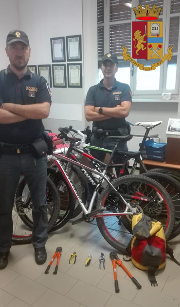 Rubano tre bici: fermati mentre scendono dal treno