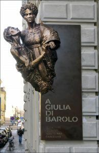 Il monumento dedicato a Giulia di Barolo