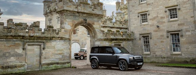 La potenza della scelta: si uniscono alla gamma la nuova e potente Defender V8 e le esclusive edizioni speciali