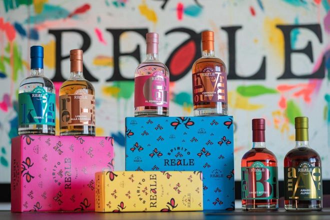 Spirito Reale: distillati d’autore e design iconico in Galleria San Federico a Torino Spirito Reale: distillati d’autore e design iconico in Galleria San Federico a Torino