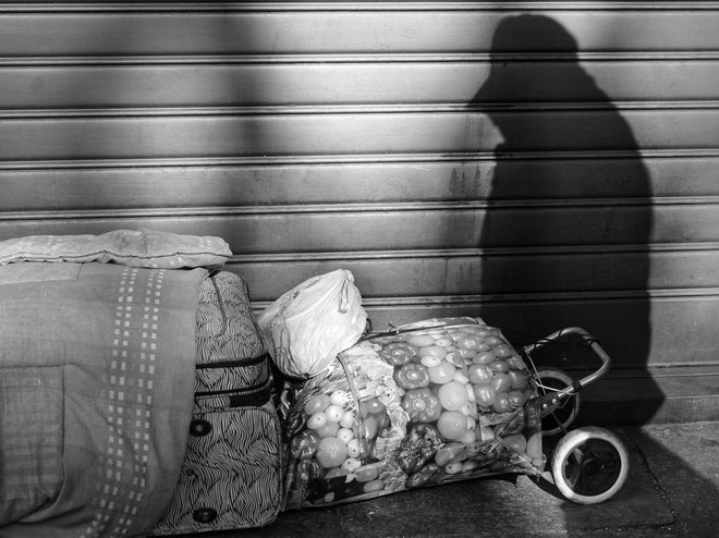 Fotografia di Michele D'Ottavio, serie "Homeless", esibita durante la mostra "Randagi"